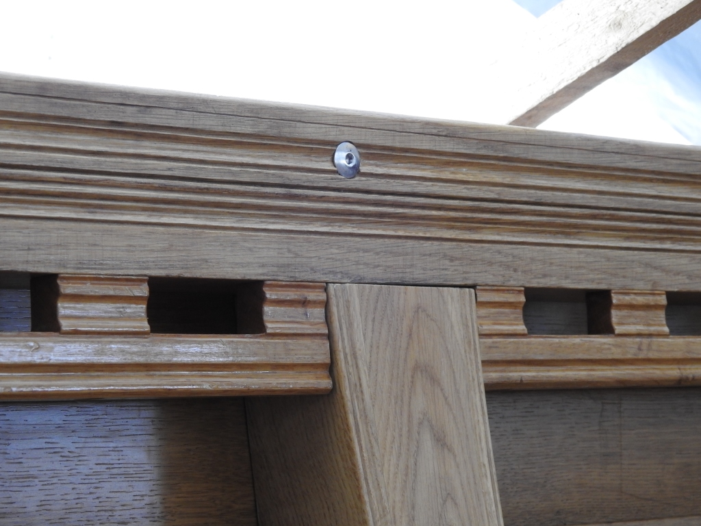 Dollbordbalken auf Endspant, darunter die Schildriemenleiste | Wikingerschiff