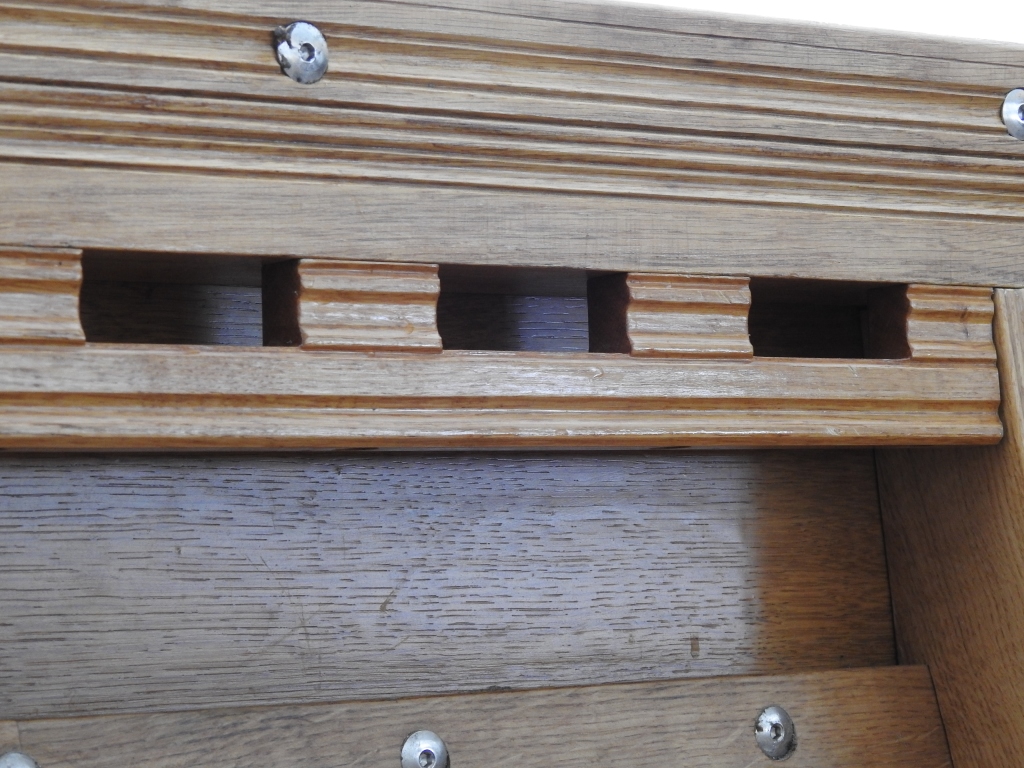 Dollbordbalken auf Endspant, darunter die Schildriemenleiste | Wikingerschiff