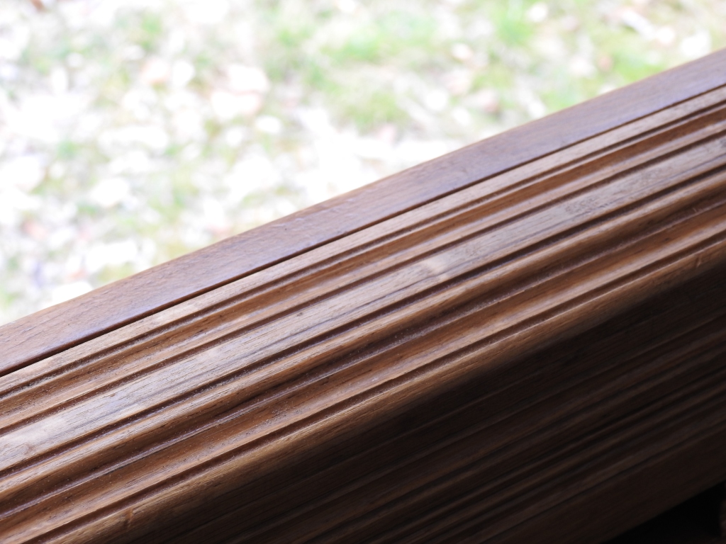 Dollbordbalken auf Endspant, darunter die Schildriemenleiste | Wikingerschiff