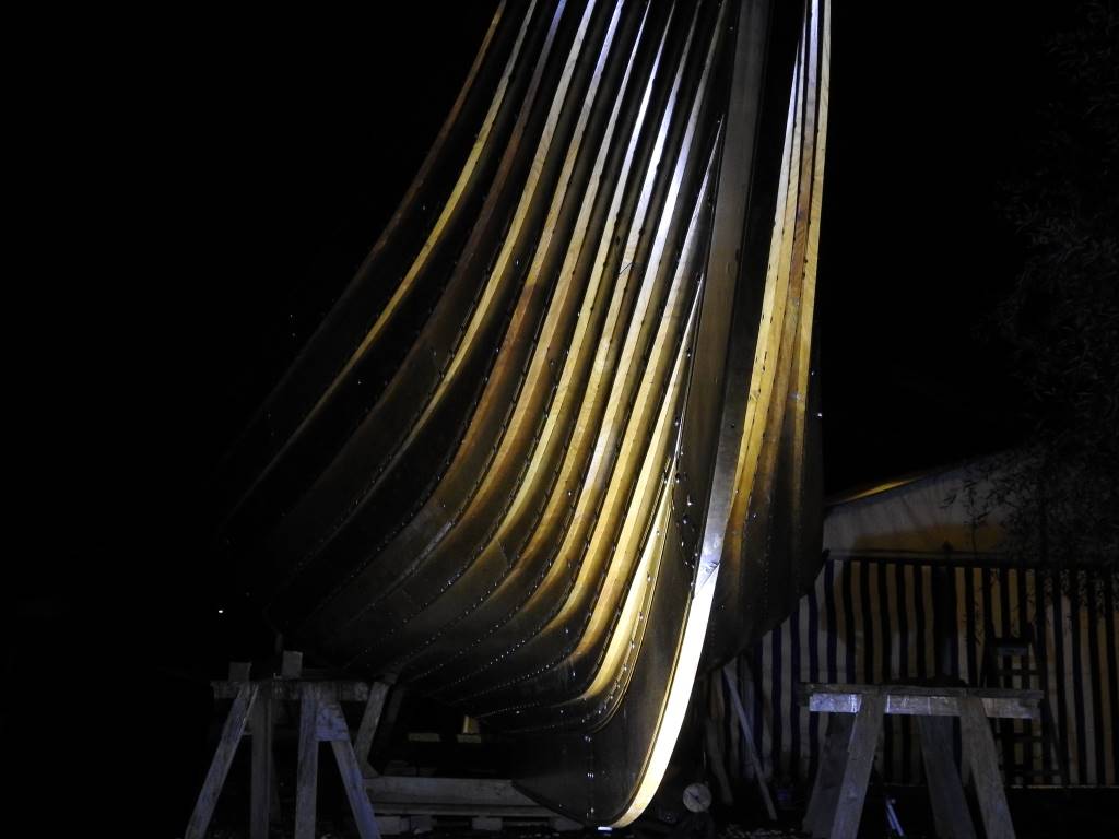 Wikingerschiff bei Nacht