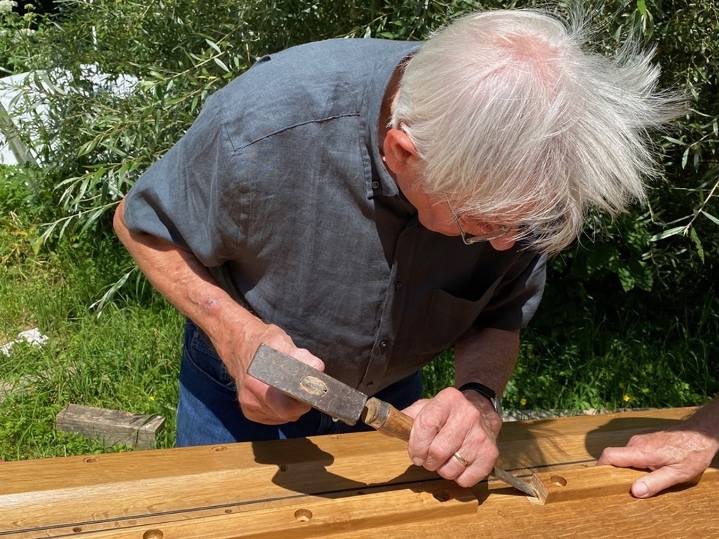 Begeisterter 93jähriger Mithelfer