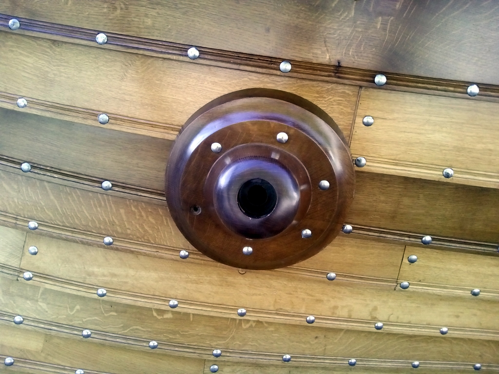 Ruderwarze für Seitenruder am Heck (Steuerbord)- Oktober 2024