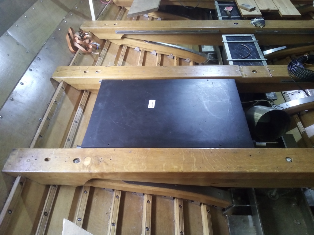 Einbau der Wassertanks ins Wikingerschiff | Oktober 2024