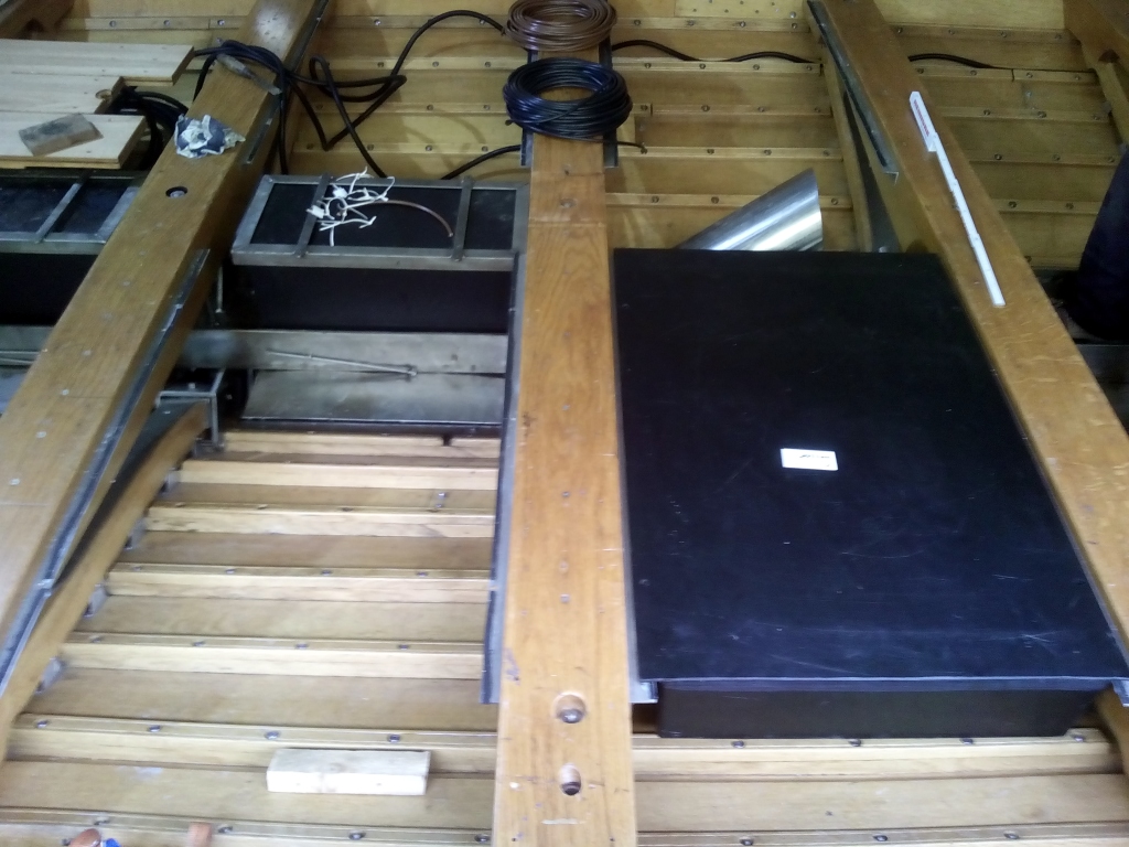 Einbau der Wassertanks ins Wikingerschiff | Oktober 2024