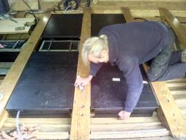 Stefan beim Einbau der Wassertanks | Oktober 2024